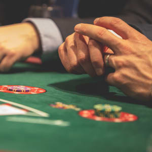 ポーカー用語と定義のリスト